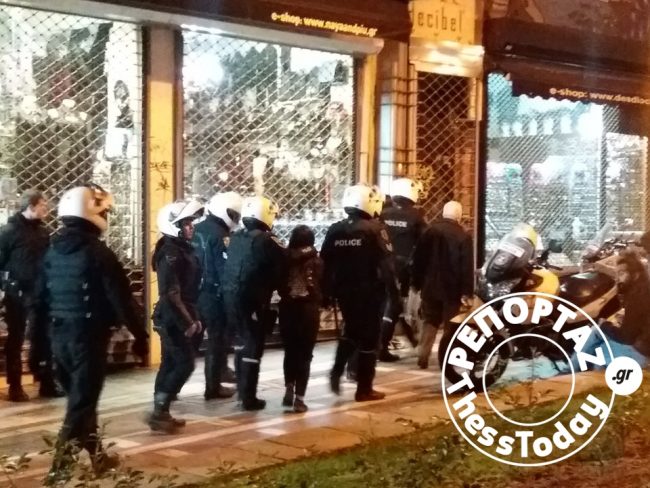 Μεγάλη κινητοποίηση της αστυνομίας στη Ναυαρίνου  (ΒΙΝΤΕΟ - ΕΙΚΟΝΕΣ) - Φωτογραφία 4