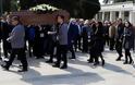 Κηδεία Βασίλη Λυριτζή: Οι συγκινητικοί επικήδειοι των φίλων του (εικόνες) - Φωτογραφία 4