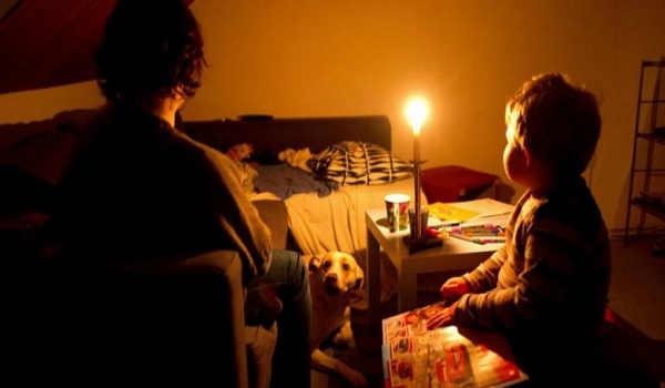 Πάτρα:Ζούσαν χωρίς ρεύμα - Κοριτσάκι έπαθε εγκαύματα από κερί που χρησιμοποιούσε η οικογένεια του - Φωτογραφία 1