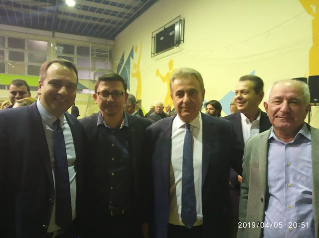 Παρόντες στην ομιλία Μητσοτάκη στο Αγρίνιο, οι υποψήφιοι δήμαρχοι Ξηρομέρου κ.κ. Π. ΣΤΑΪΚΟΣ και Γ. ΤΡΙΑΝΤΑΦΥΛΛΑΚΗΣ - Φωτογραφία 1