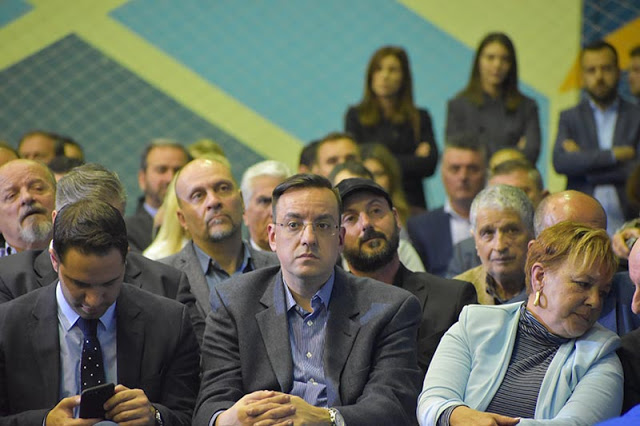 Παρόντες στην ομιλία Μητσοτάκη στο Αγρίνιο, οι υποψήφιοι δήμαρχοι Ξηρομέρου κ.κ. Π. ΣΤΑΪΚΟΣ και Γ. ΤΡΙΑΝΤΑΦΥΛΛΑΚΗΣ - Φωτογραφία 17