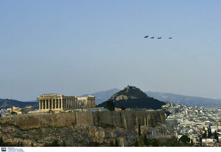 ΗΝΙΟΧΟΣ 2019: Απίστευτα πλάνα από τα μαχητικά αεροσκάφη που “σκίζουν” τον ουρανό της Αθήνας - ΦΩΤΟ - ΒΙΝΤΕΟ - Φωτογραφία 4