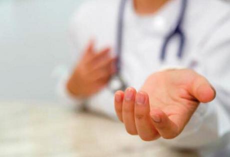 Επιχείρηση καθαρά χέρια σε Νοσοκομεία - Τι γίνεται στην Πάτρα, απολυμαίνουν τα χέρια τους γιατροί, νοσηλευτές και συνοδοί; - Φωτογραφία 1