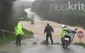 Κρήτη: Ανέβηκαν στην ταράτσα για να σωθούν από τη βροχή...