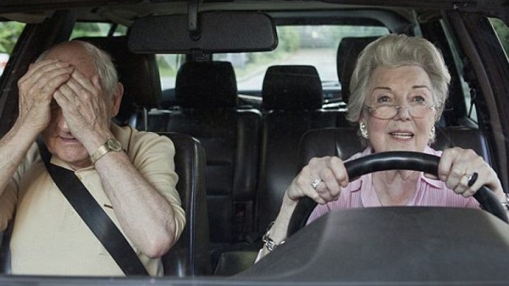Παράβολο 113 ευρώ οι οδηγοί ηλικίας άνω των 74 ετών για την ανανέωση του διπλώματος οδήγησής τους - Φωτογραφία 1