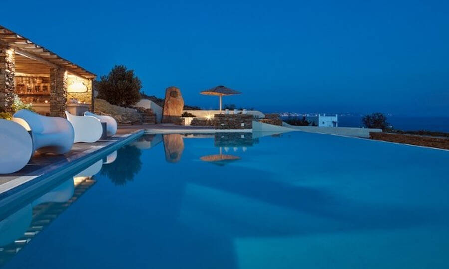 Ταξίδι πολυτελείας στην Τήνο: Πώς το νησί των Κυκλάδων έγινε κορυφαίος luxury travel προορισμός - Φωτογραφία 2
