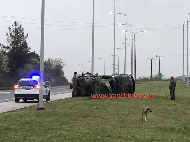 Βίντεο: Τροχαίο ατύχημα με στρατιωτικό όχημα μεταφοράς προσωπικού πριν λίγο έξω από το Στρατόπεδο Τριανταφυλλίδη στην Ξάνθη (+φωτογραφίες) - Φωτογραφία 5