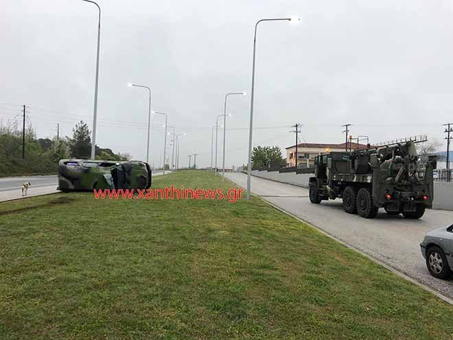 Βίντεο: Τροχαίο ατύχημα με στρατιωτικό όχημα μεταφοράς προσωπικού πριν λίγο έξω από το Στρατόπεδο Τριανταφυλλίδη στην Ξάνθη (+φωτογραφίες) - Φωτογραφία 7