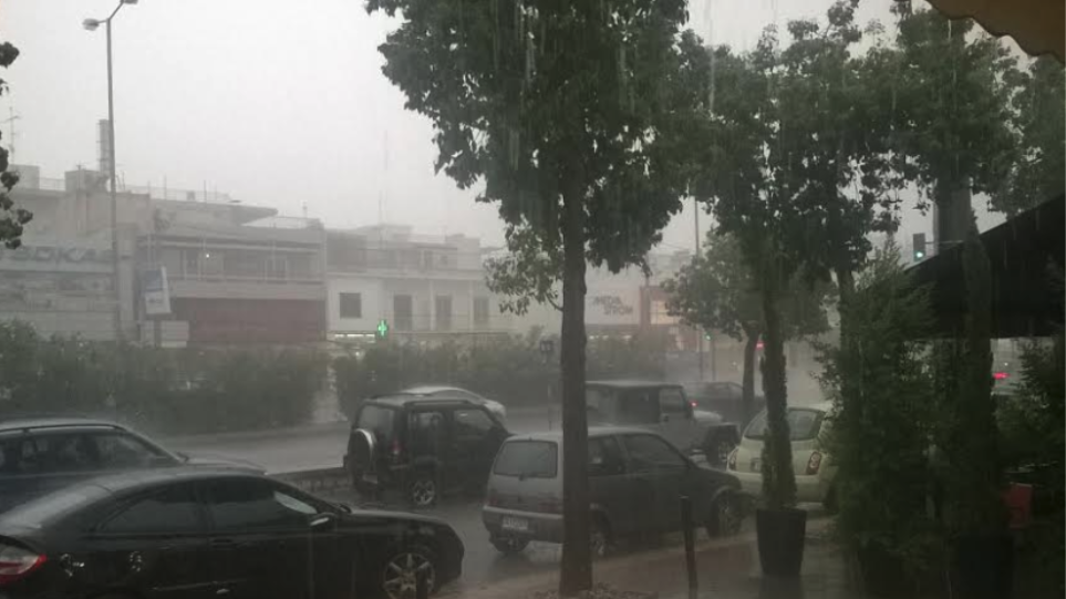 Ισχυρή βροχή σε Φάληρο - Ασπρόπυργο - Εκάλη - Γκάζι και Ψυχικό - Φωτογραφία 1