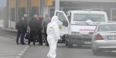Κινηματογραφική ληστεία στα Τίρανα: Ενοπλοι μπήκαν σε αεροπλάνο - Ενας νεκρός - Φωτογραφία 1