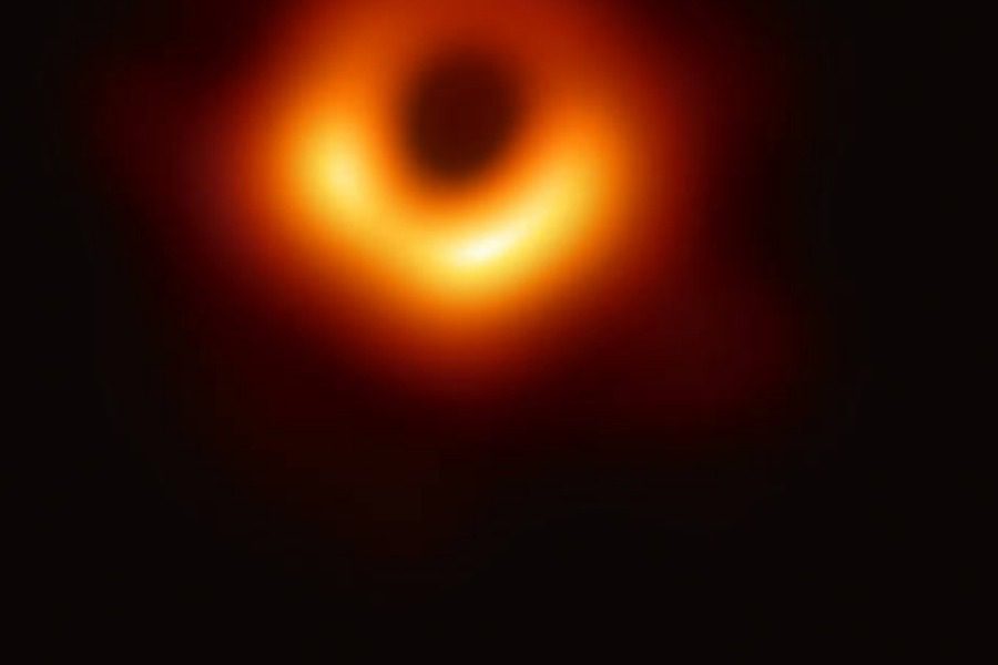 Η NASA δημοσίευσε την πρώτη φωτογραφία μαύρης τρύπας - Φωτογραφία 1