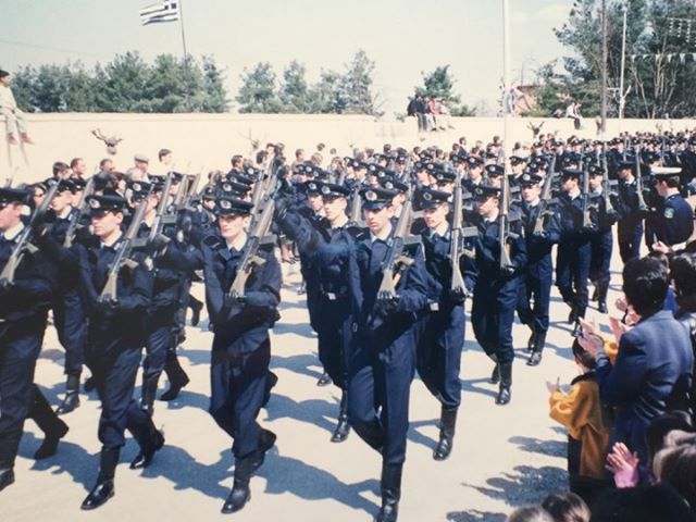 Ο συγκινητικός  χαιρετισμός των δοκιμών Αστυφυλάκων Διδυμοτείχου 1998-2000 στον Αστυνομικό Διευθυντή Παναγιώτη Τσακάλη - Φωτογραφία 1
