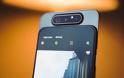 Η Samsung κυκλοφόρησε ένα smartphone με μια συρόμενη κάμερα selfie