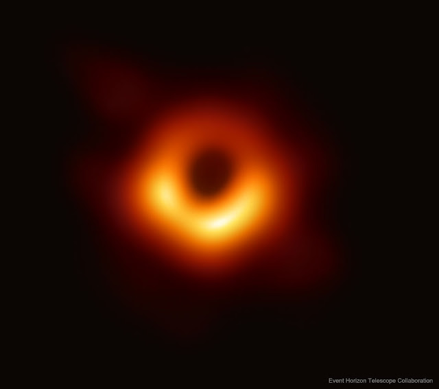 First Horizon - Scale Image of a Black Hole - Φωτογραφία 1