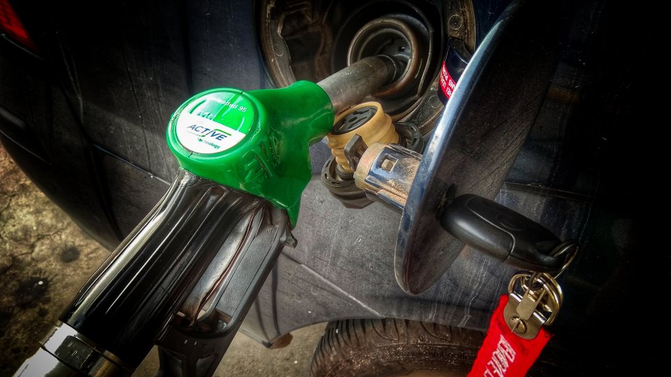 Βενζίνη στα €1,7 «βλέπουν» οι βενζινοπώλες - Φωτογραφία 1