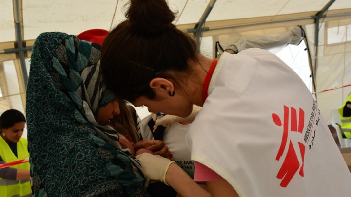 «Γιατροί Χωρίς Σύνορα»: Εξασφάλισαν για τα προσφυγόπουλα στην Ελλάδα, εμβόλιο στην τιμή των 9 δολ. - Φωτογραφία 1
