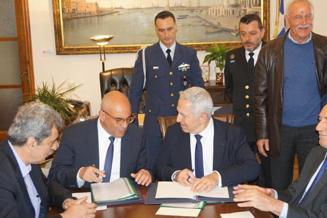 Υπογραφή Πρωτοκόλλων Συναντίληψης και Συνεργασίας μεταξύ ΥΠΕΘΑ και Δήμων Χανίων και Ηρακλείου - Φωτογραφία 2