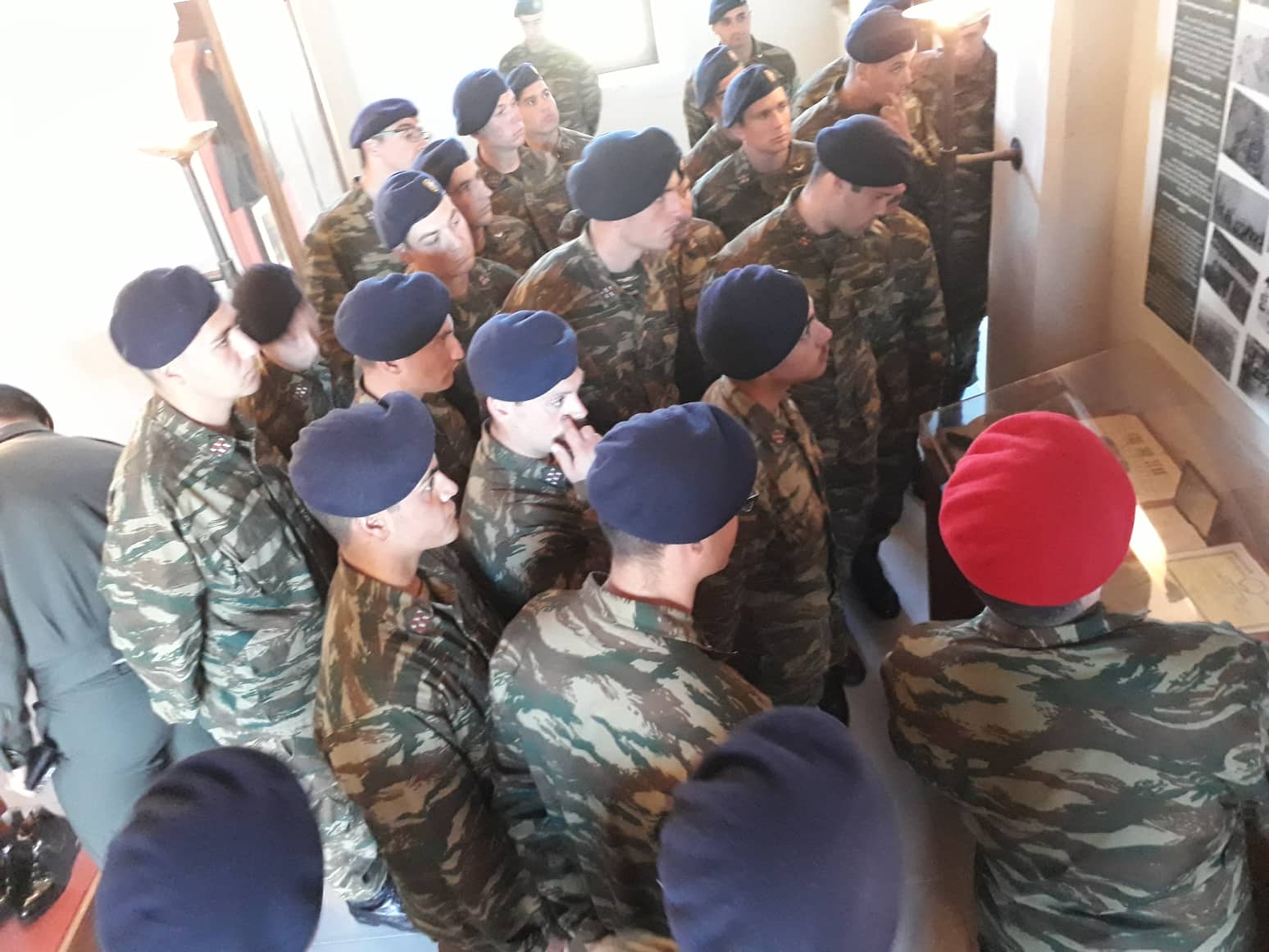 Μαθητές της ΣΕΑΠ ξεναγούνται στην ιστορία στο Στρατιωτικό μουσείο Ρεθύμνου (φωτο) - Φωτογραφία 3