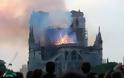 Παγκόσμια θλίψη: Βίντεο-σοκ από τη φωτιά στην Παναγία των Παρισίων: Η στιγμή που καταρρέει το κωδωνοστάσιο