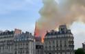 Παγκόσμια θλίψη: Βίντεο-σοκ από τη φωτιά στην Παναγία των Παρισίων: Η στιγμή που καταρρέει το κωδωνοστάσιο - Φωτογραφία 2