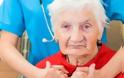 Η ευκολία στην εξαπάτηση των ηλικιωμένων μπορεί να αποτελεί πρώιμο σύμπτωμα της νόσου Αλτσχάιμερ
