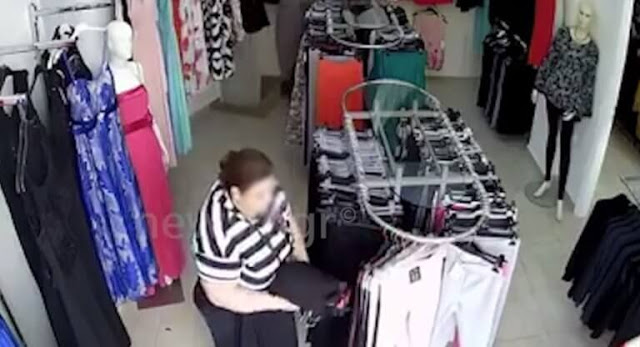 Αποκαλυπτικό βίντεο: «Μαδάνε» κατάστημα με ρούχα μπροστά στα μάτια του ιδιοκτήτη - Φωτογραφία 1