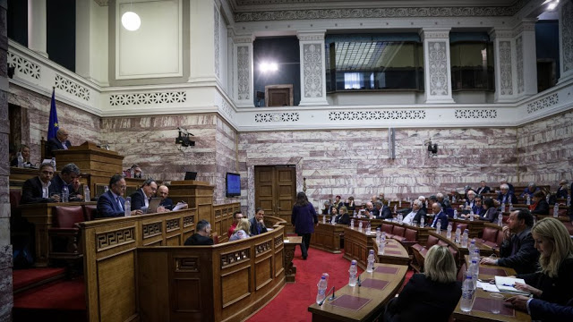 «Οι Έλληνες μας ζητούν 376 δισ. ευρώ»... - Φωτογραφία 1