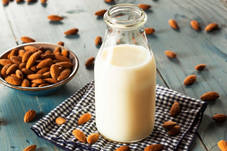 Γάλα αμυγδάλου vs γάλα σόγιας: Τα υπέρ και τα κατά για την υγεία σας - Φωτογραφία 2