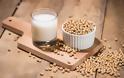 Γάλα αμυγδάλου vs γάλα σόγιας: Τα υπέρ και τα κατά για την υγεία σας - Φωτογραφία 3