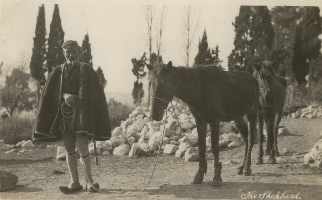 Σπάνιες φωτογραφίες της ΠΑΛΑΙΡΟΥ το 1931,  τραβηγμένες από το Αγγλικό πολεμικό πλοίο «HMS London» - Φωτογραφία 6