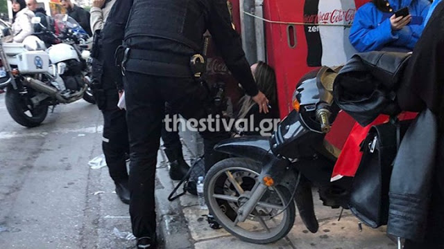 Απίστευτο περιστατικό στη Θεσσαλονίκη: Άνδρας πέταξε τη σύζυγό του από το αυτοκίνητο - Φωτογραφία 1