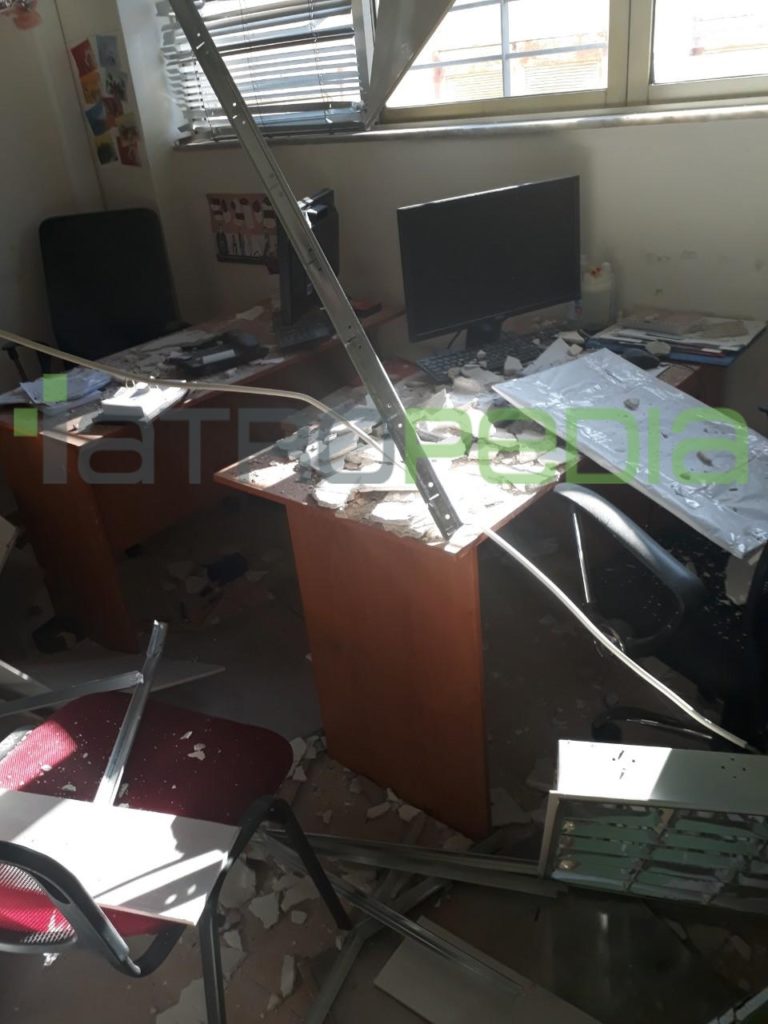Απίστευτο! Κατέρρευσε οροφή κέντρου του ΟΚΑΝΑ – Υπουργός και Διοίκηση…στον κόσμο τους - Φωτογραφία 4