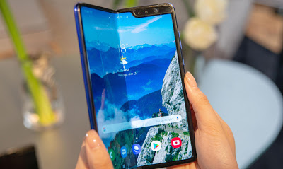 Φιάσκο με το αναδιπλούμενο κινητό της Samsung - Φωτογραφία 1