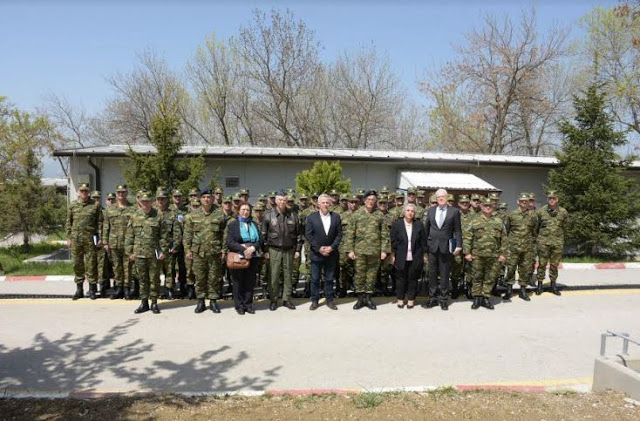Στο Κόσοβο ο ΥΕΘΑ Ε. Αποστολάκης και οι Αρχηγοί ΓΕΕΘΑ και ΓΕΣ - Φωτογραφία 5