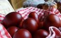 Πως να βάψετε τα πασχαλινά αυγά και να μη σπάσουν