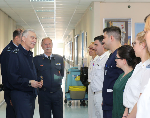 Επίσκεψη Αρχηγού ΓΕΕΘΑ σε Στρατιωτικά Νοσοκομεία των Ενόπλων Δυνάμεων - Φωτογραφία 3
