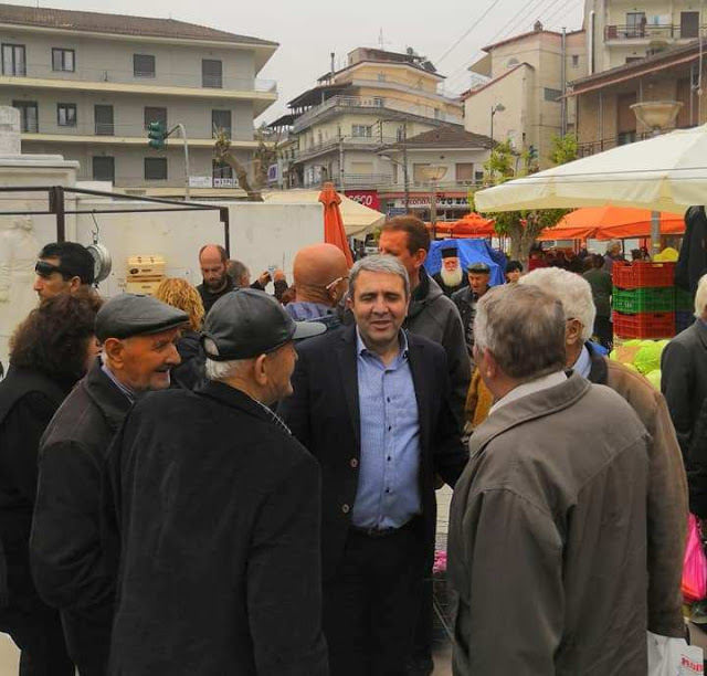Επίσκεψη του Κώστα Παλάσκα και υποψηφίων συμβούλων στην Λαϊκή Αγορά της πόλης των Γρεβενών (εικόνες) - Φωτογραφία 5