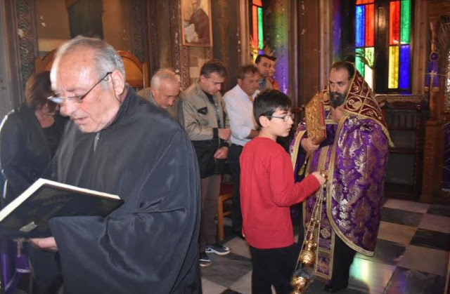 Η Ακολουθία των Μεγάλων Βασιλικών Ωρών και του Εσπερινού της Αποκαθηλώσεως στο Ναύσταθμο Σαλαμίνας - Φωτογραφία 3