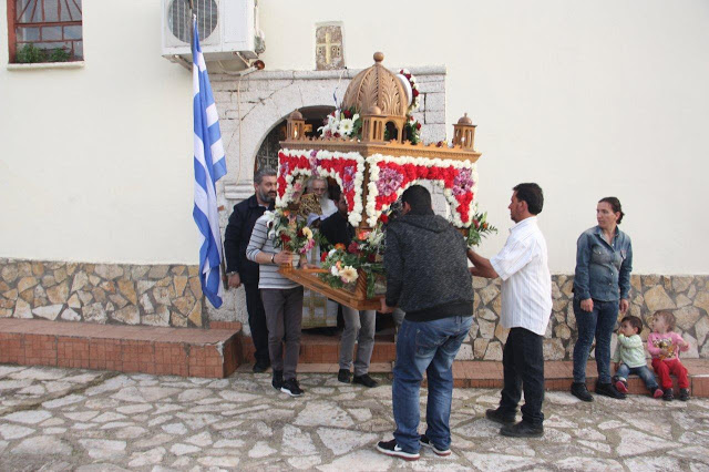 Στολισμός και περιφορά επιταφίου στο Αγράμπελο - Φωτογραφία 44