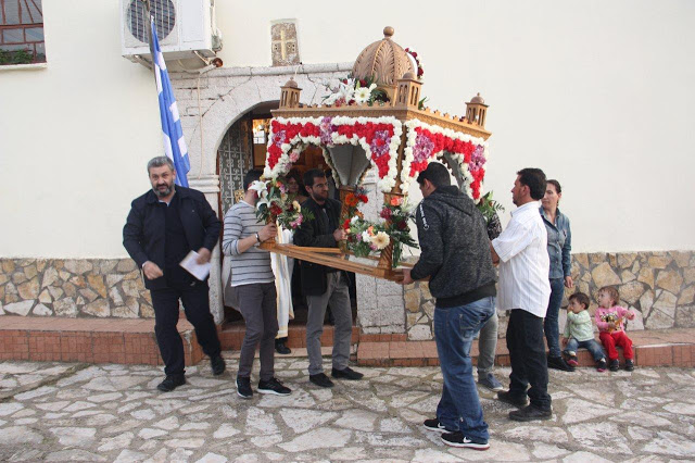 Στολισμός και περιφορά επιταφίου στο Αγράμπελο - Φωτογραφία 45