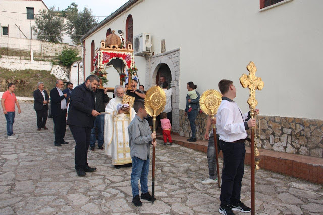 Στολισμός και περιφορά επιταφίου στο Αγράμπελο - Φωτογραφία 49