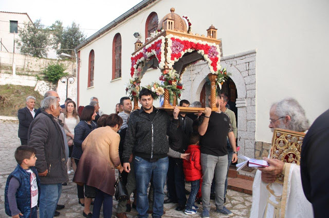 Στολισμός και περιφορά επιταφίου στο Αγράμπελο - Φωτογραφία 50