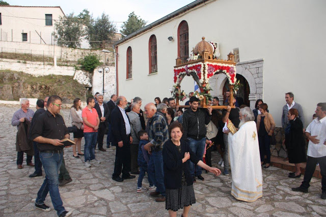 Στολισμός και περιφορά επιταφίου στο Αγράμπελο - Φωτογραφία 56