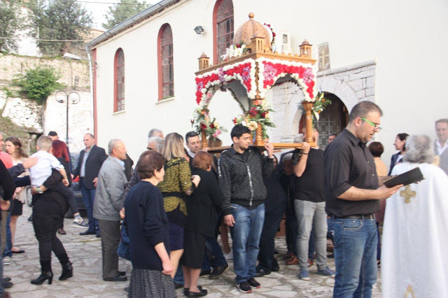 Στολισμός και περιφορά επιταφίου στο Αγράμπελο - Φωτογραφία 58