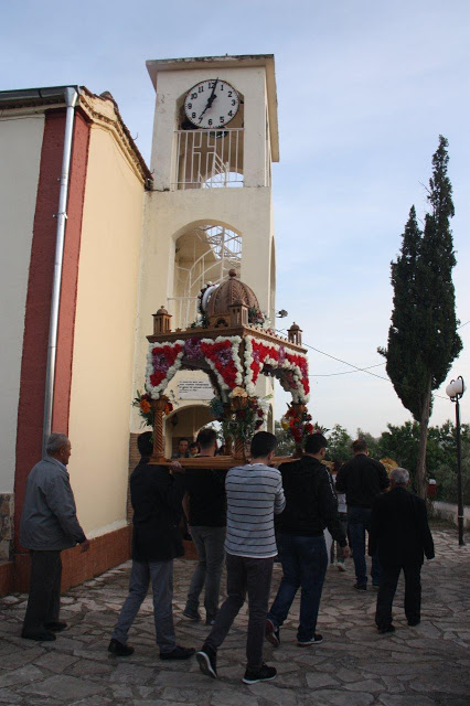 Στολισμός και περιφορά επιταφίου στο Αγράμπελο - Φωτογραφία 66