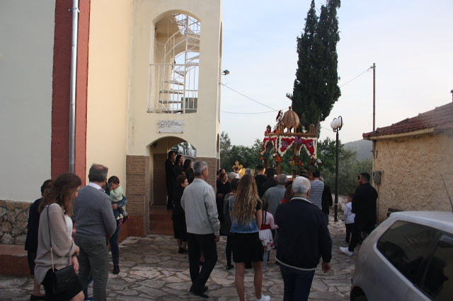 Στολισμός και περιφορά επιταφίου στο Αγράμπελο - Φωτογραφία 68