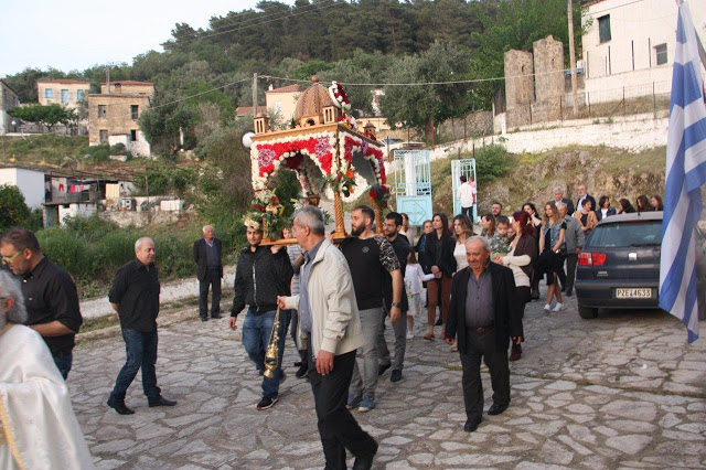 Στολισμός και περιφορά επιταφίου στο Αγράμπελο - Φωτογραφία 72