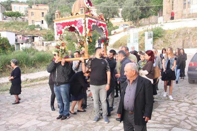 Στολισμός και περιφορά επιταφίου στο Αγράμπελο - Φωτογραφία 76