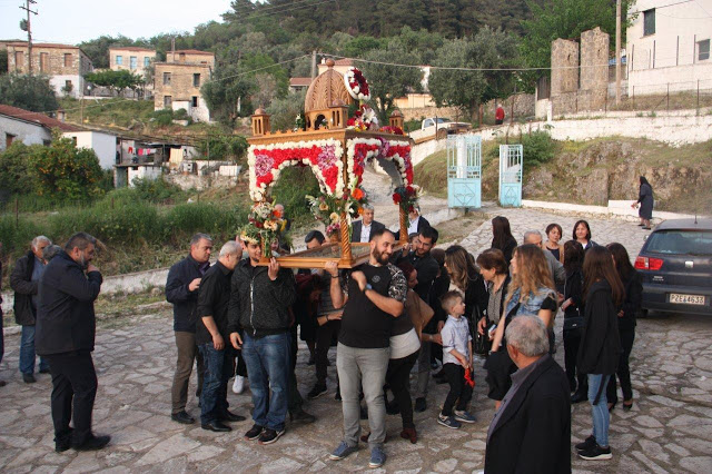 Στολισμός και περιφορά επιταφίου στο Αγράμπελο - Φωτογραφία 78