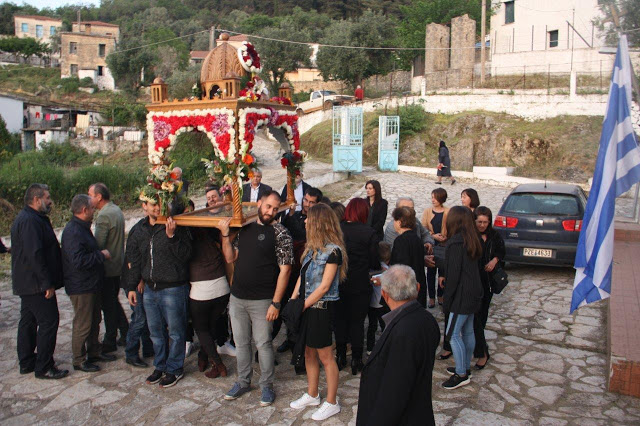 Στολισμός και περιφορά επιταφίου στο Αγράμπελο - Φωτογραφία 79